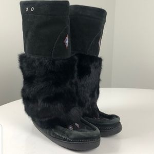 Manitobah Mukluks Black Waterproof Mukluks - Size 8
